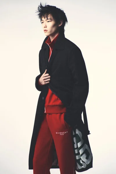 Look 18